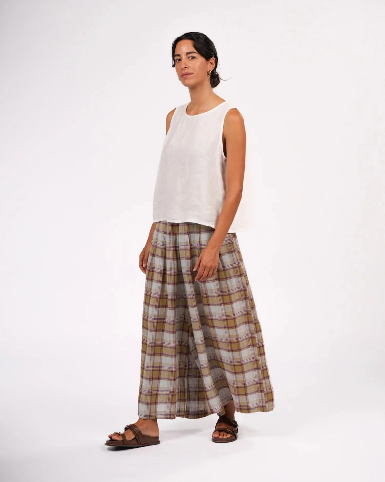montaigne-french-linen-culottes-in-pistachio-check-6-manon-bis.jpg .jpg
