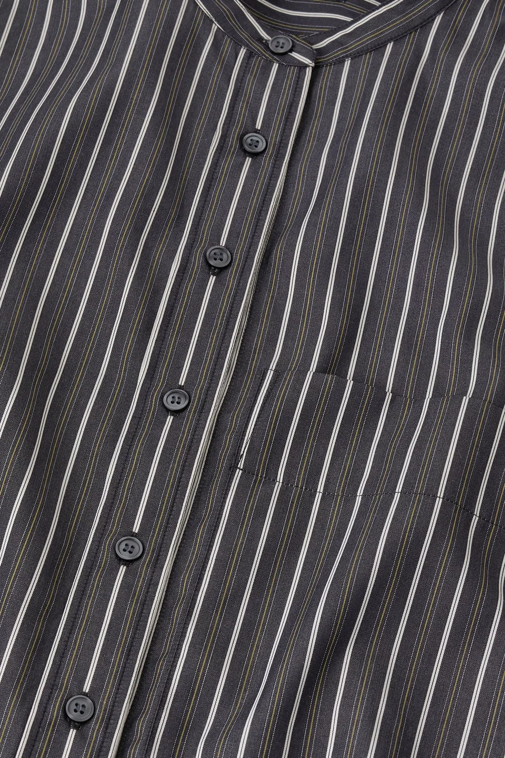 Soeur-hannah-shirt-black-cardamom-8-manon-bis.jpg