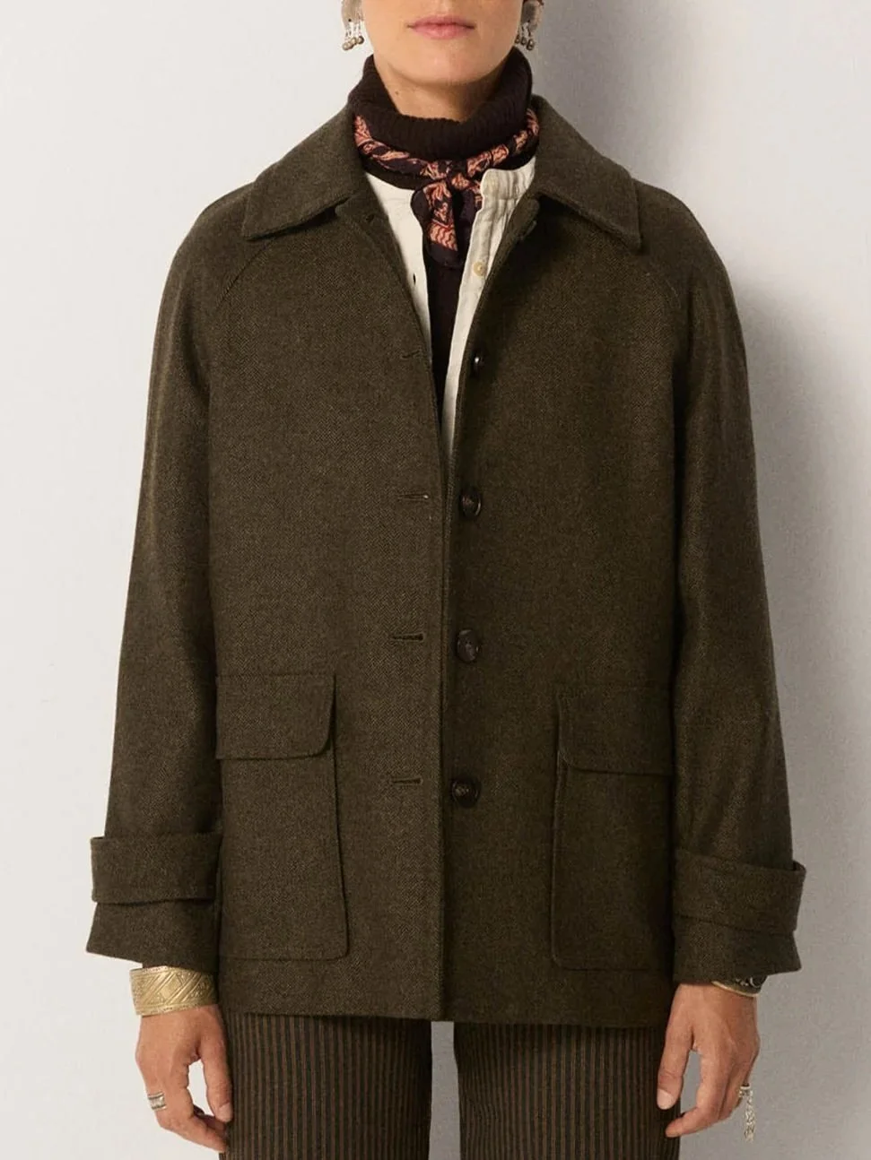 Maison-Hotel-Henri-Jacket-moss-green-manon-bis.jpg