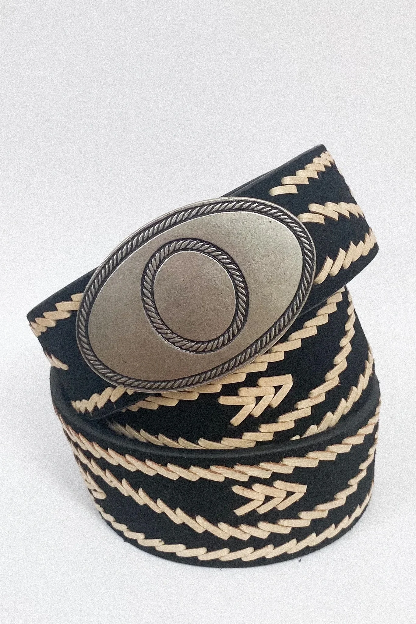 Maison-Hotel-Malambo-belt-onyx-manon-bis.jpg