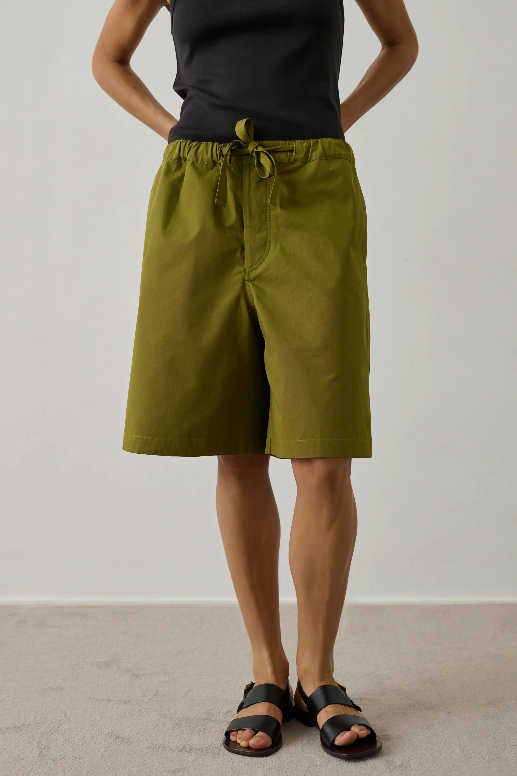 Soeur-izia-shorts-olive-green-1-manon-bis.jpg