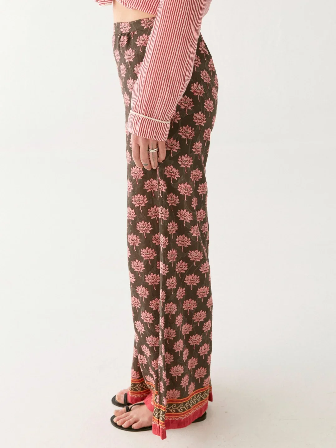 hugo-pant-lotus-mondrian-623092_1080x.jpg.webp