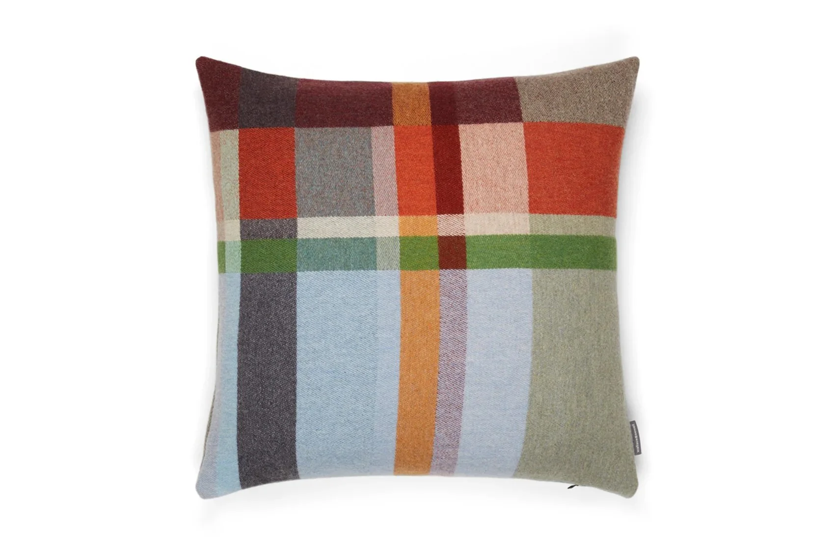 Wallace-Sewell-Feilden-cushion-manon-bis.jpg