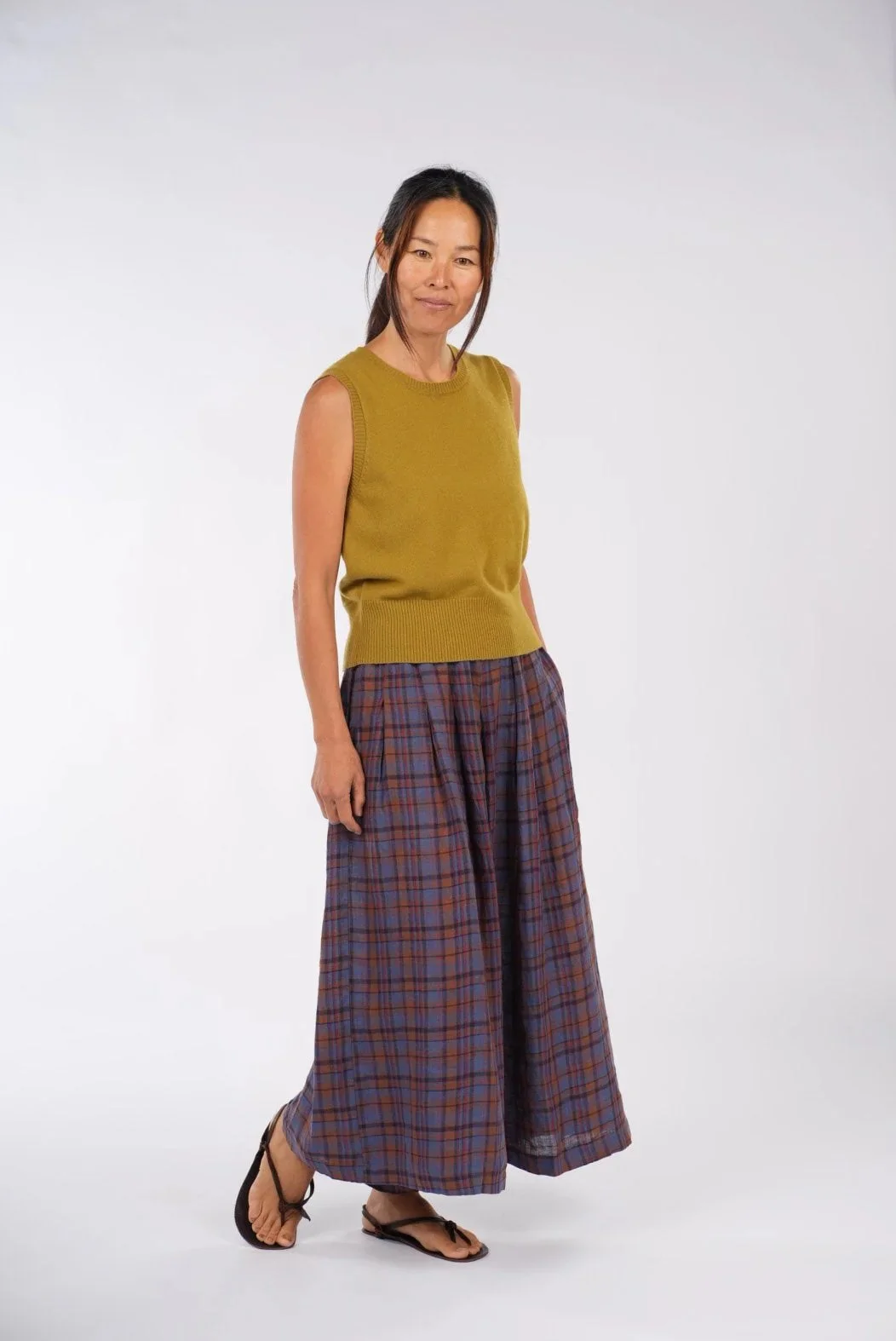 montaigne-french-linen-culottes-in-check-blue-brown3-manon-bis.jpg .jpg
