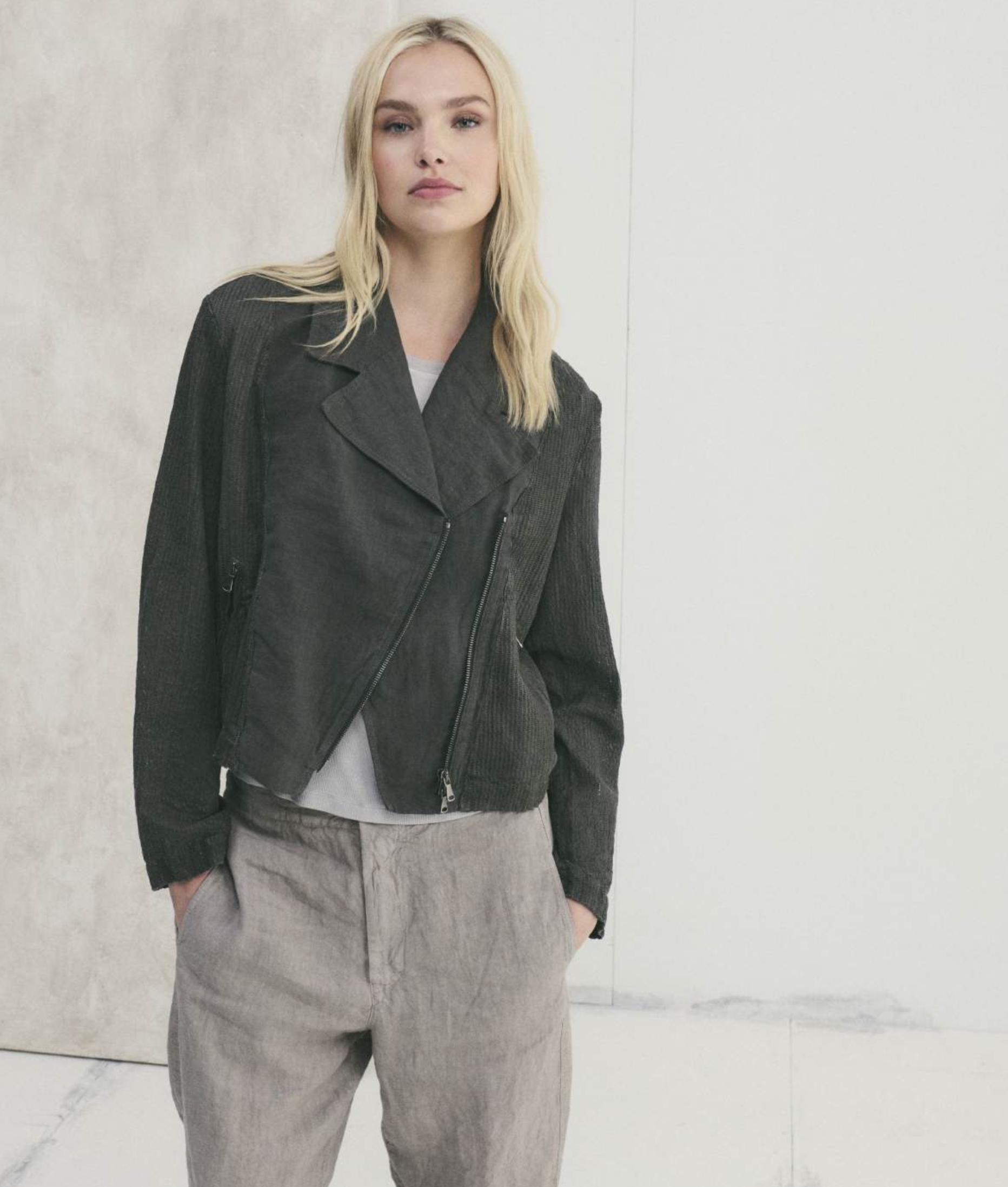 Transit-D132pant-linen-elastic-back-slim-manon-bis.jpg