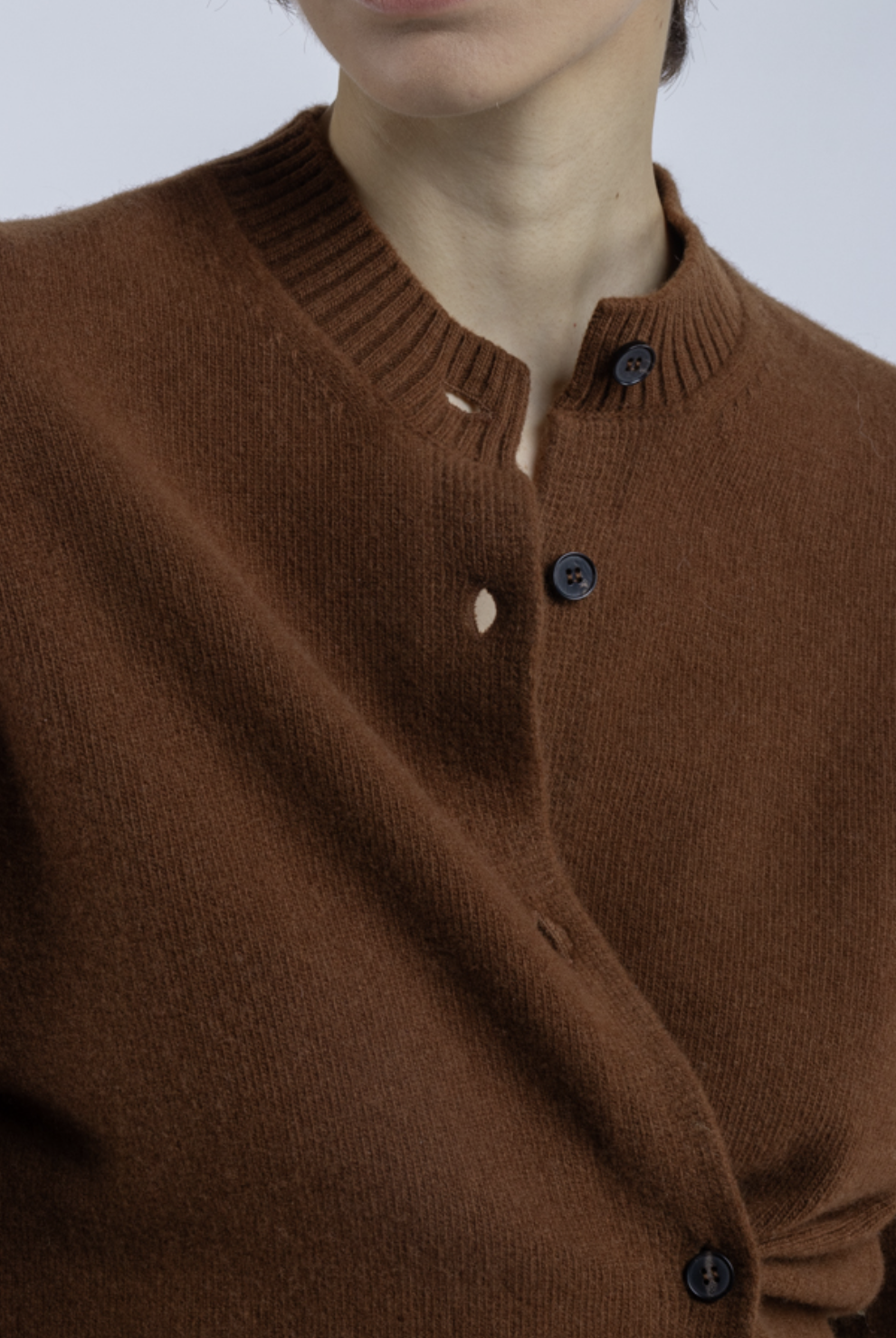 Phisique-du-role-25W267-fittable-jacket-in-compact-superfine-wool5-manon-bis.jpg.png