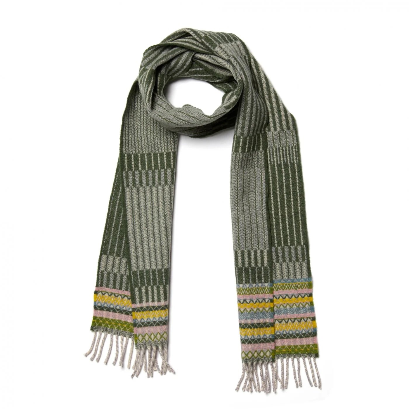 wallace-sewell-bothy-meadow-scarf-4-manon-bis.jpg