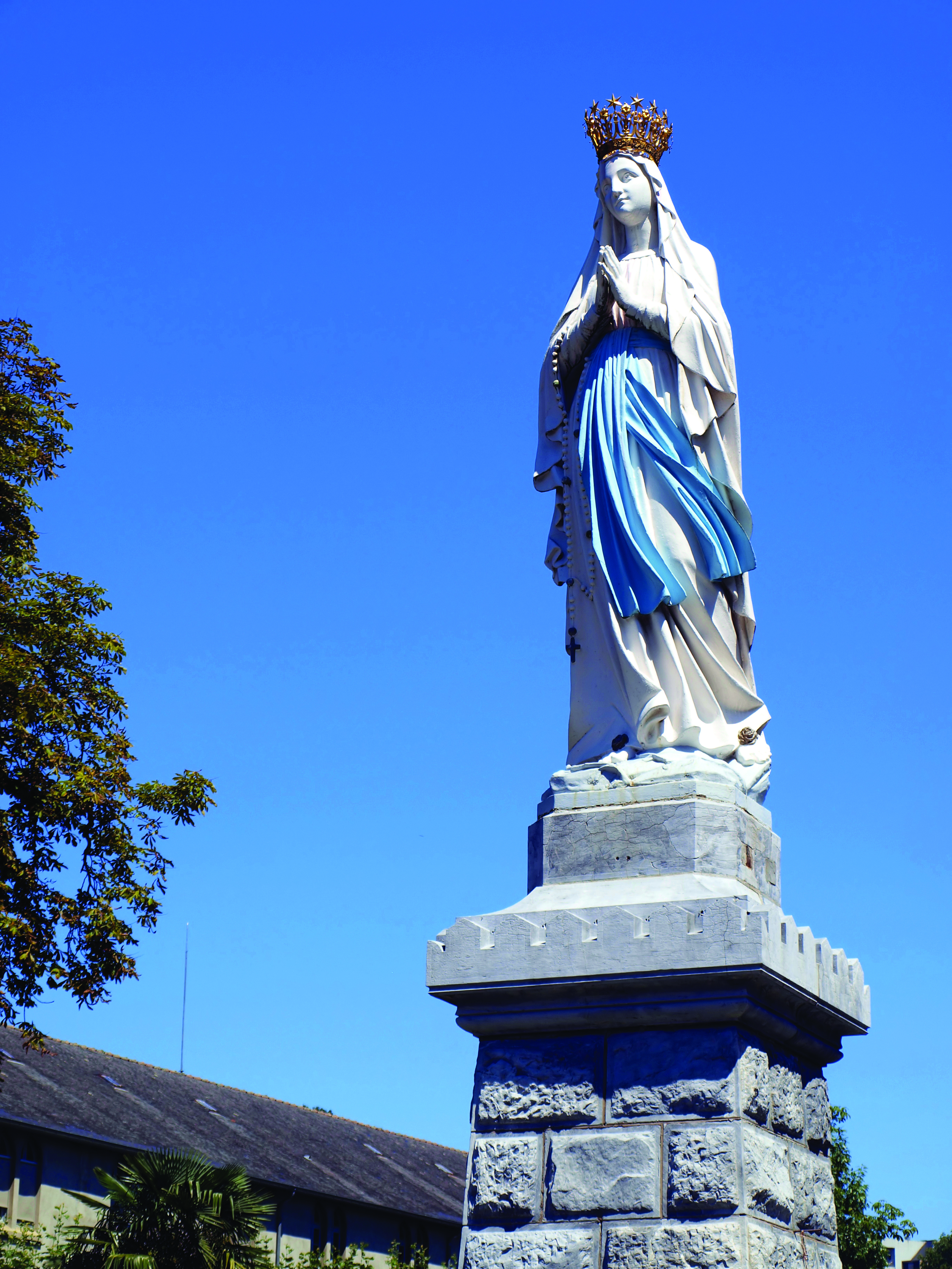 GREAT WOMEN OF FAITH  -- PARIS  LOURDES  LISIEUX