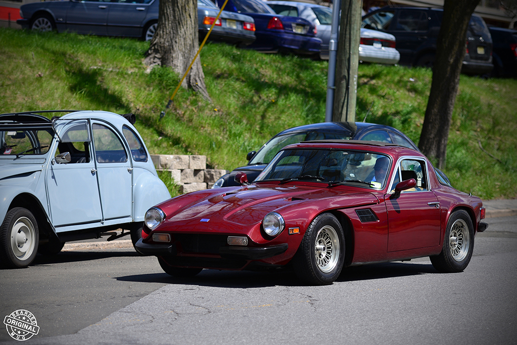 74TVR2500Mfront34.jpg