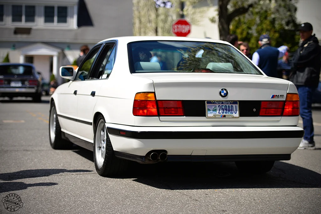E34M5leaving.jpg