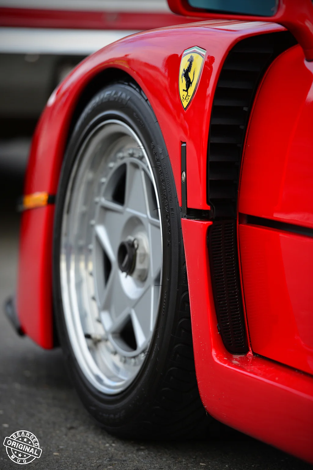 F40frontfender.jpg