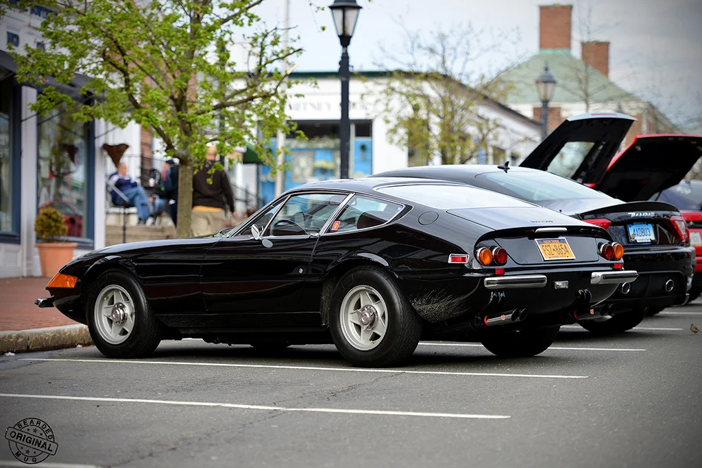 FerrariDaytonaBlackparked.jpg