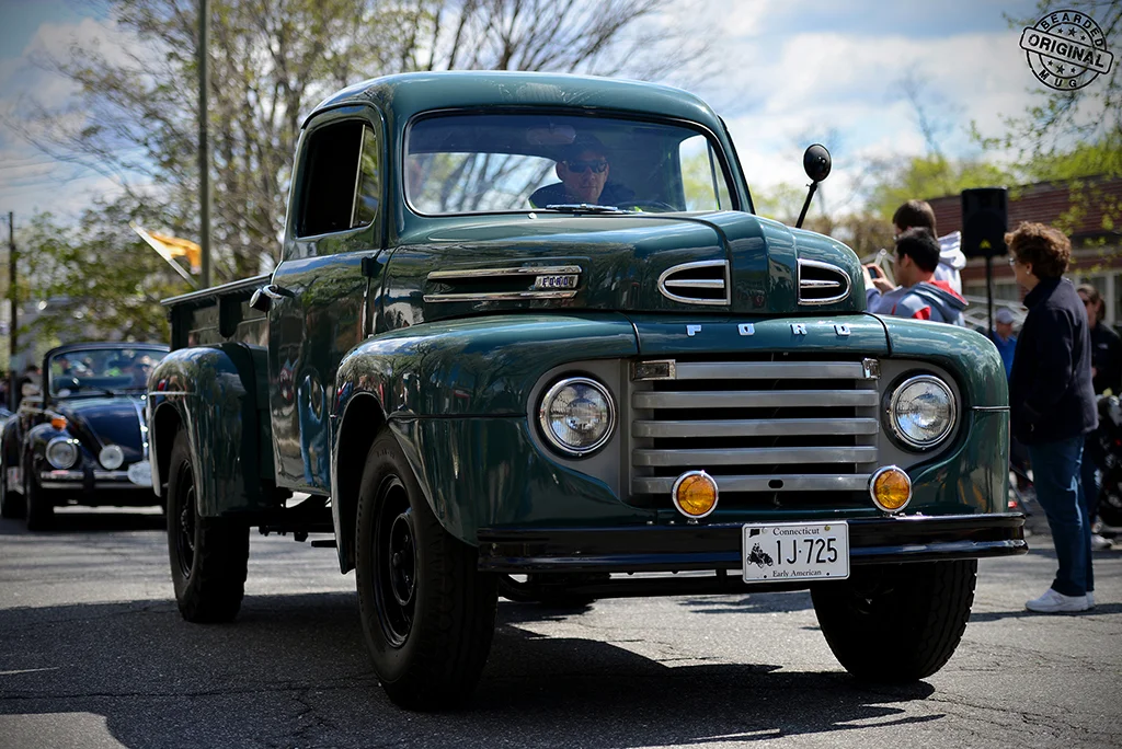 FordF-3frontleaving.jpg