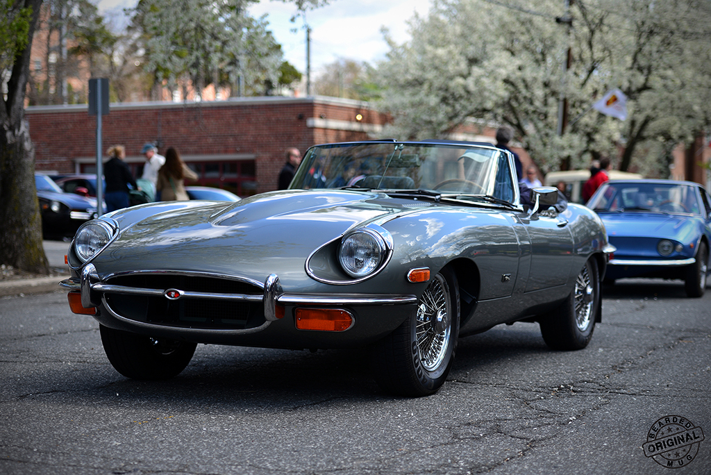JaguarETypeSeriesIIILeaving.jpg