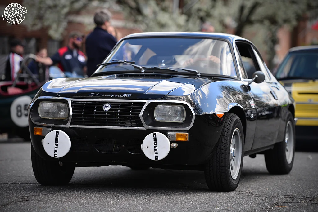 LanciaFulviaSport1600ZagatoFrontleaving.jpg