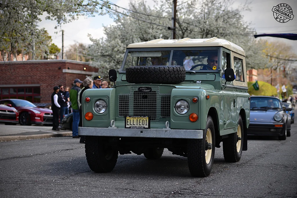 LandRoverEllieFrontLeaving.jpg