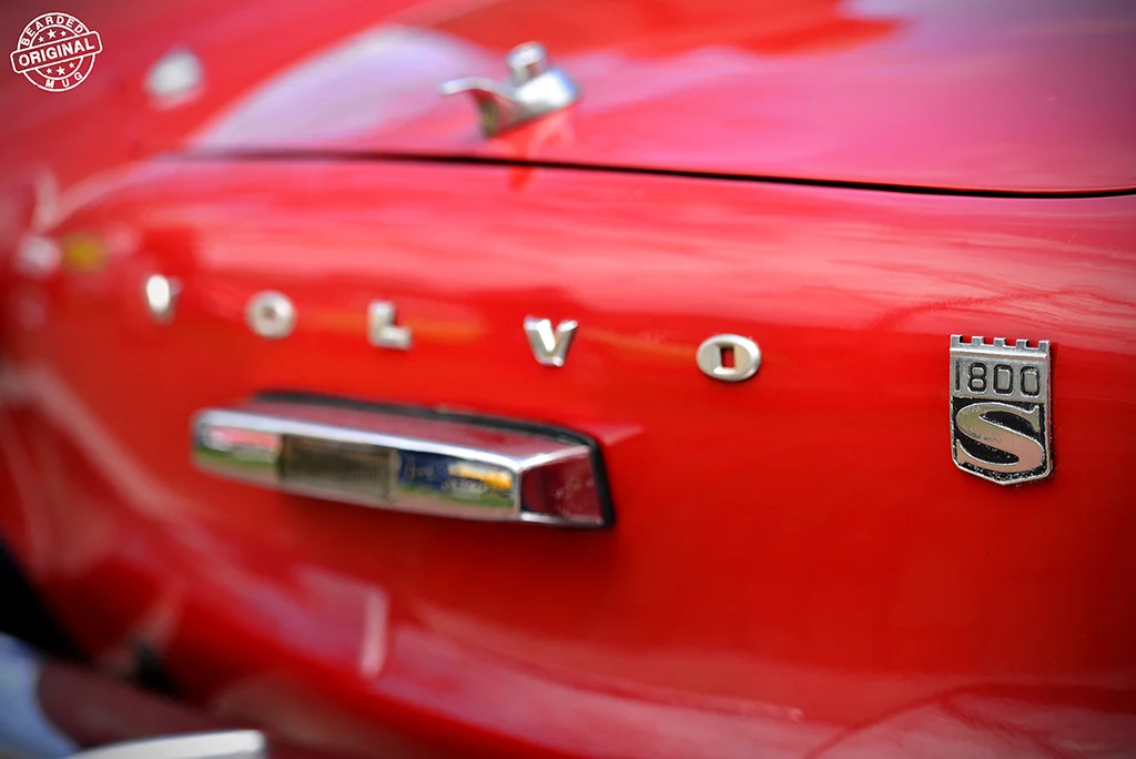 Volvo1800Sbadge.jpg
