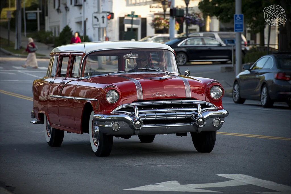 PontiacWagonFront34EnterRESIZE.jpg