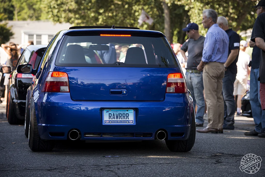 VWR32-1rearLeaving.jpg