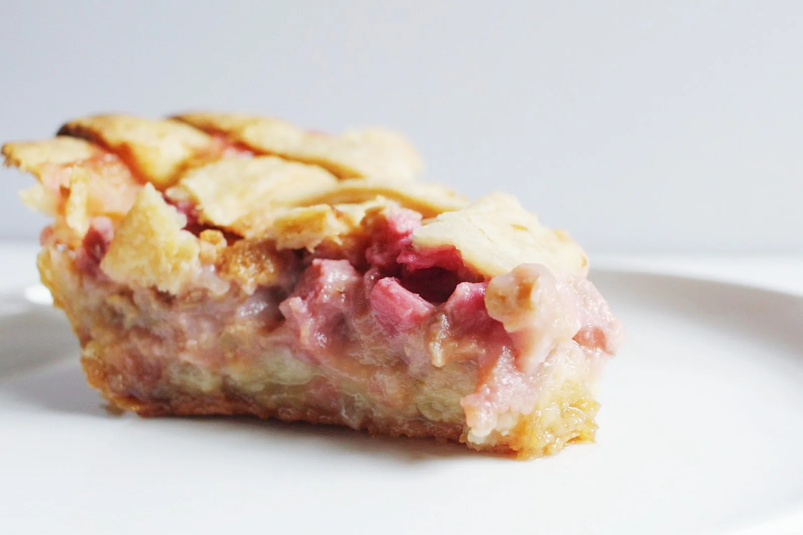 Custard Rhubarb Pie