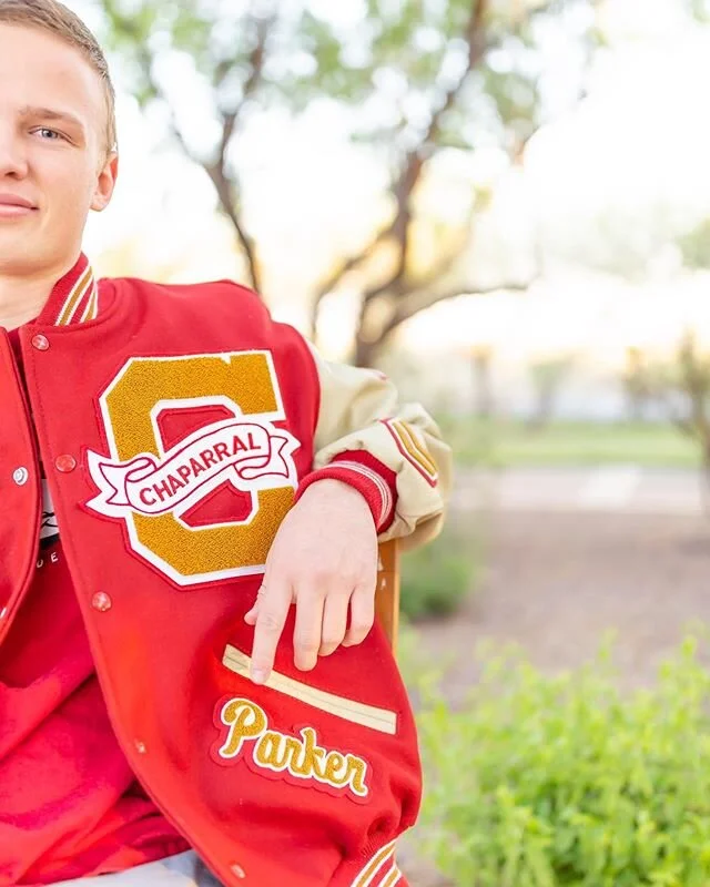More of this handsome young man 🎓. .
.

#christinedeatoncreative
#lifestylephotographer
#arizonafamilyphotographer
#arizonafamilyphotography
#scottsdalefamilyphotographer
#scottsdalefamilyphotography
#scottsdaleazphotographer
#scottsdaleazphotograph