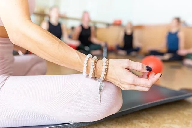 The NEW North Scottsdale location for @barre3scottsdalepv opened yesterday!!! 🎉
.
.
This week I get to go in and photograph the beautiful space that @kariemjohnson created with her team of experts 💕
.
.
I can&rsquo;t wait to be in there taking clas