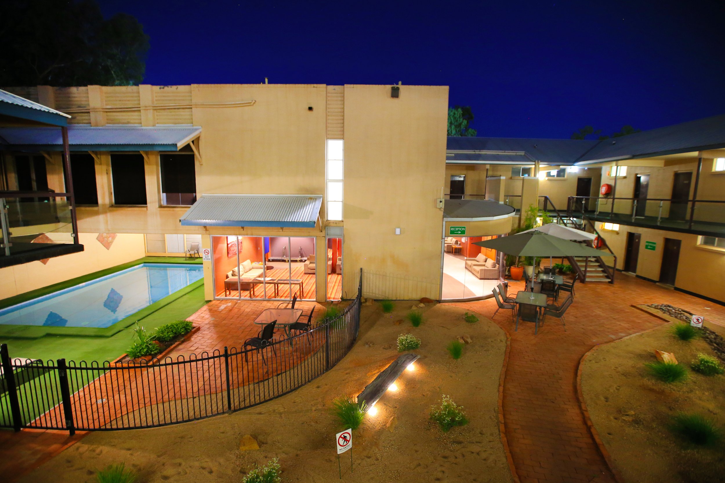  Stay At Alice Springs Hotel 