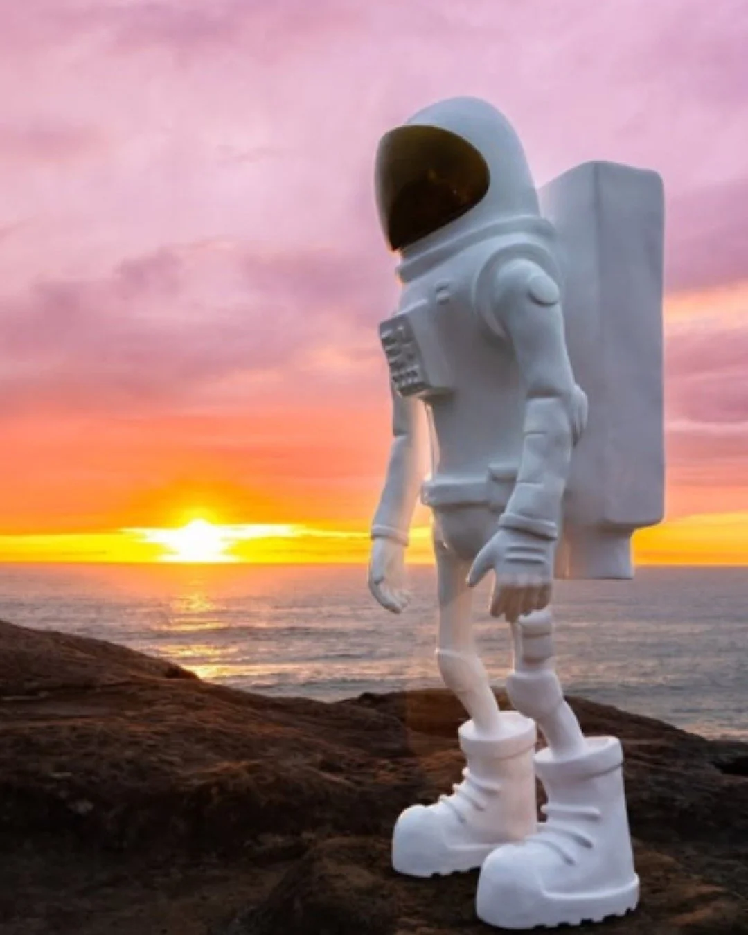 Sculpture by the Sea is back this spring — and it’s the perfect excuse for a Sydney getaway.
From 17 October to 3 November 2025, the iconic Bondi to Tamarama coastal walk transforms into an open-air gallery featuring more than 100 large-