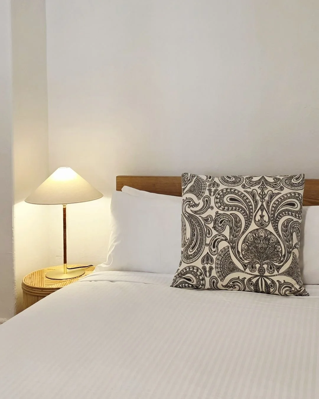 ✨ Now open: Deluxe Two-Bedroom Apartment at @crownhotel_surryhills ✨
Settle into the heart of Sydney with Crown Hotels newest stay — a spacious, modern two-bedroom apartment that blends hotel comfort with home-style living. Perfect for groups,