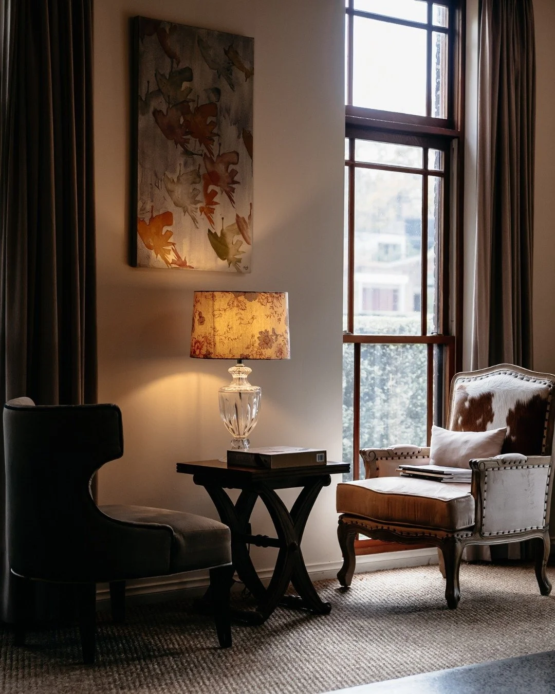 A warm welcome awaits. Step inside de Russie and settle into a space where thoughtful design meets relaxed luxury.
✨ Book Direct & Save 10% on all stays
✨ Summer Offer – Stay 3 nights & save 15%, or stay 5+ nights & save 20% this D