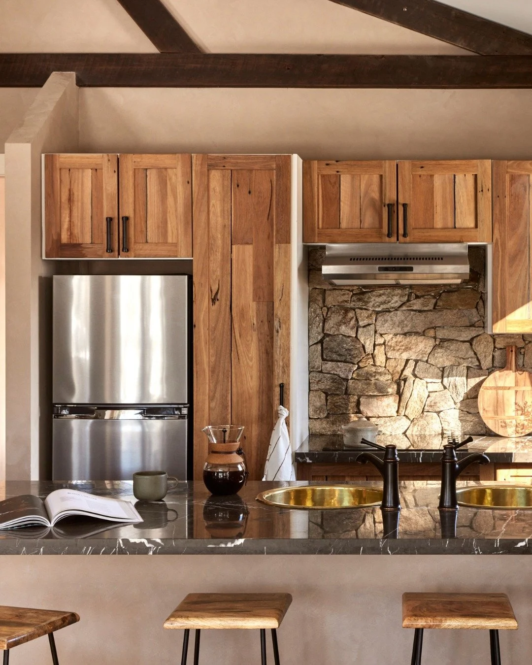 Our fully equipped kitchens mean you can cook up a storm without leaving the comfort of your chalet. π³π·
Discover our self-contained chalets and apartments with kitchens, laundry facilities, and fireplaces ~ link in bio.