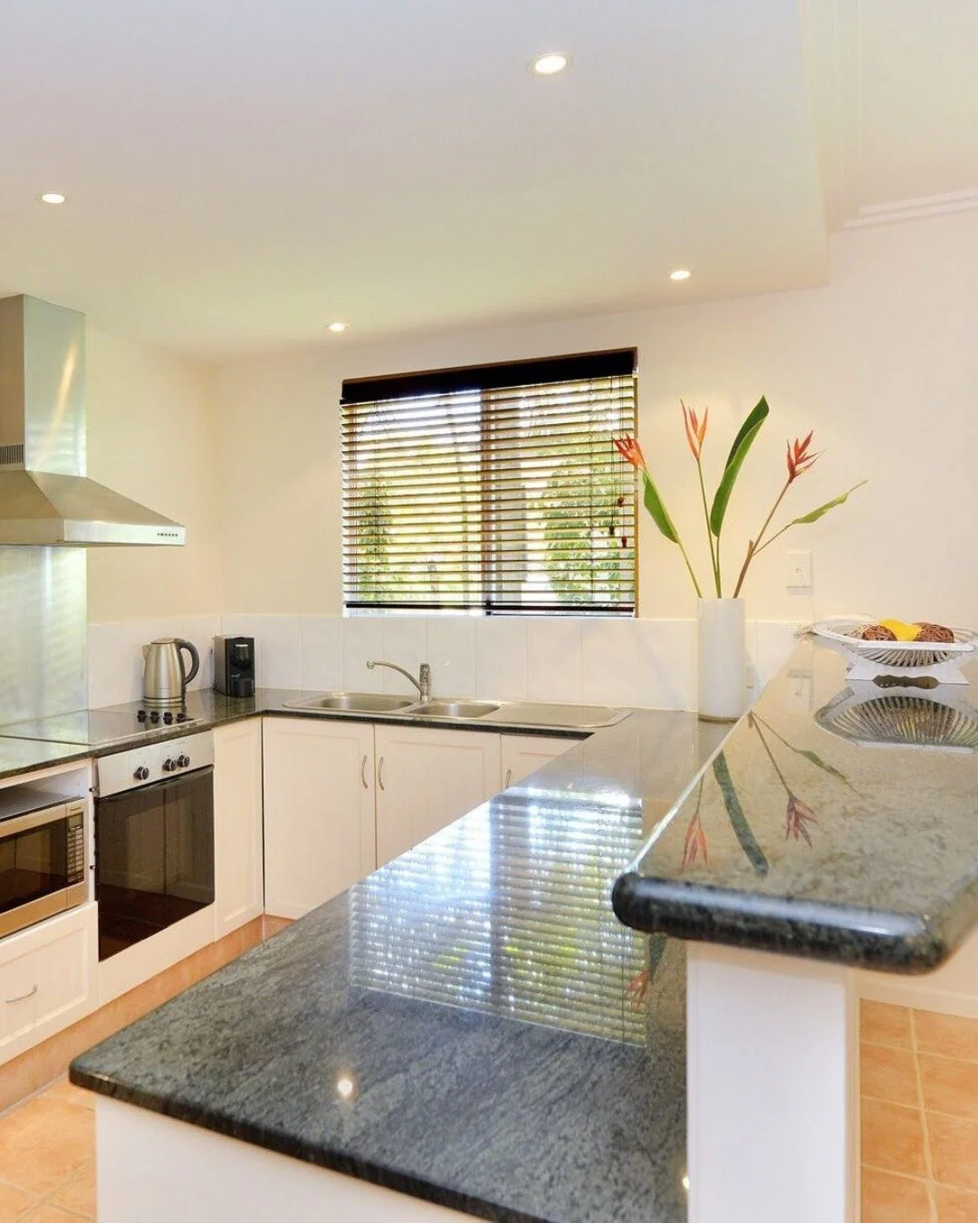 Enjoy the freedom of a self contained villa with all the comforts of home. Spacious kitchens, generous bench space and everything you need for an easy stay ✨