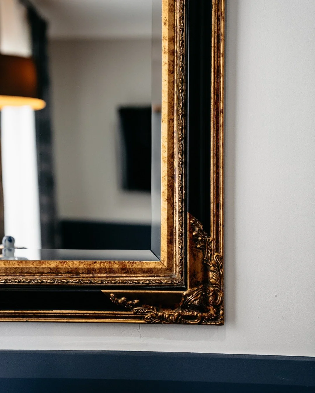 It&rsquo;s the details in the decor that make a stay feel special. From elegant furnishings to European-inspired touches, de Russie brings a sense of understated luxury to Orange ✨