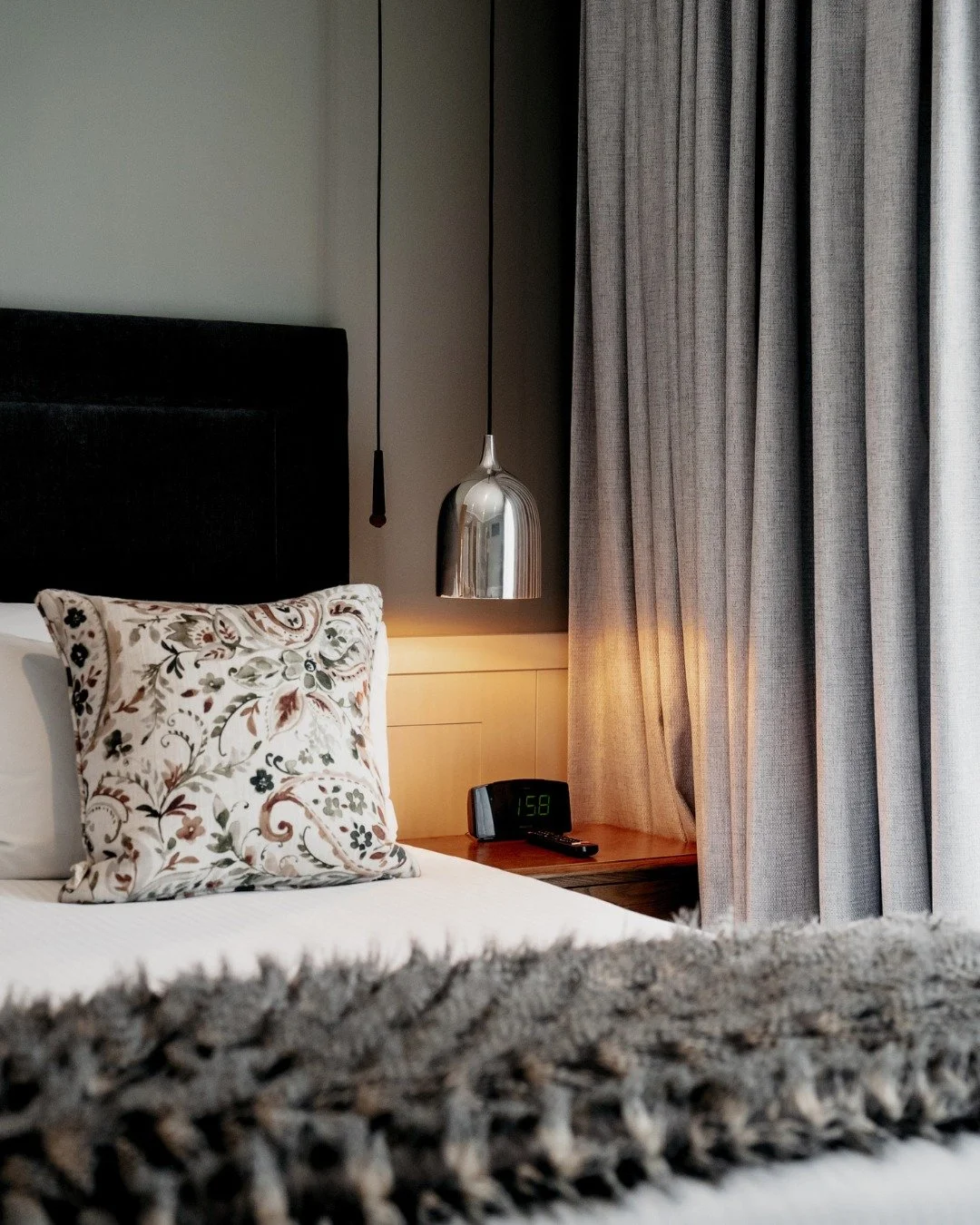 Whether you're visiting Orange for work or a weekend away, de Russie offers a stay that feels both practical and refined.

Spacious suites, a convenient location, continental breakfast and everything you need to feel at home while away.

Stay with us