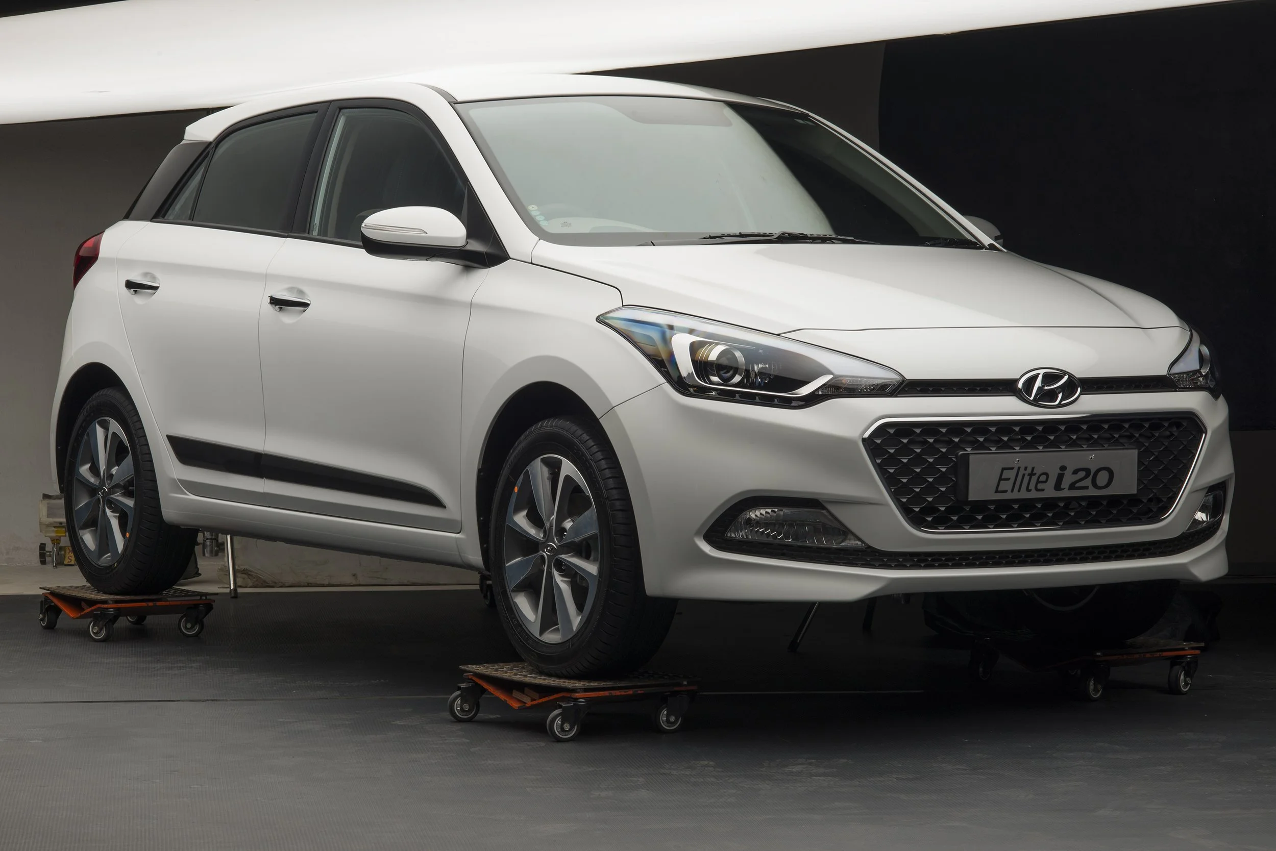 Hyundai-i20-Asta-Day-43358 as Smart Object-1.jpg