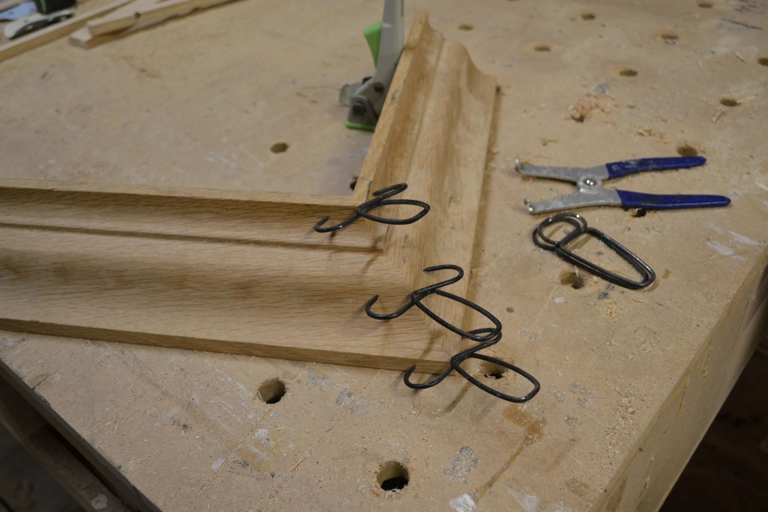 How To: Cut crown moulding