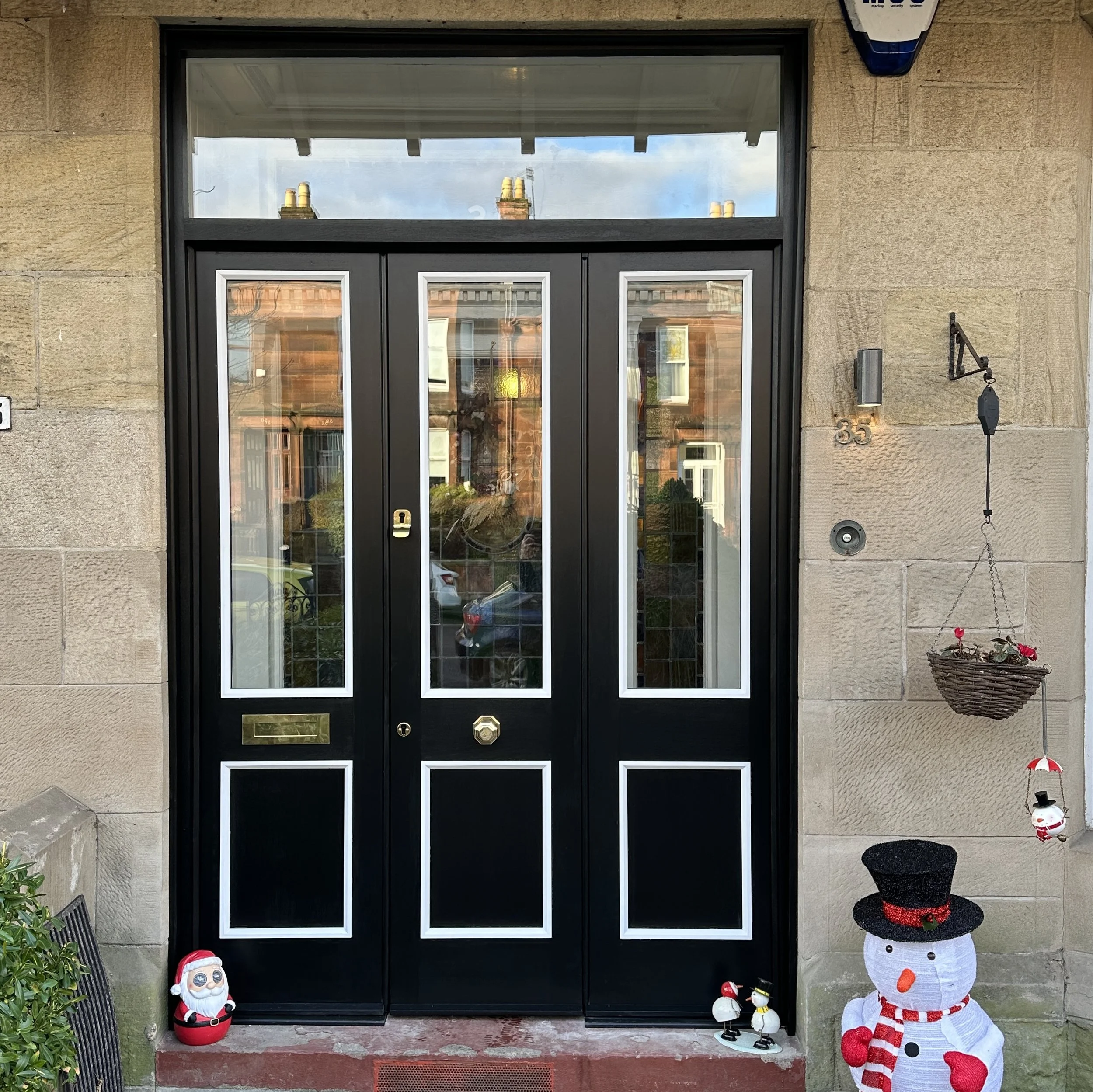 Black and White doors in Glasgow