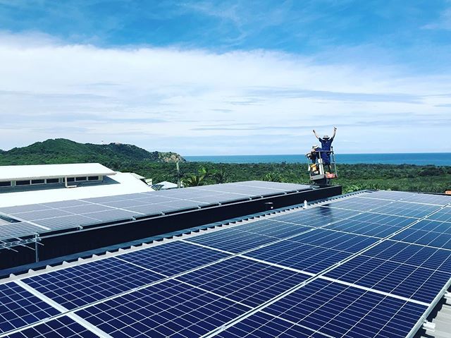 Merry Xmas everyone. What a year we have had, installing 1.4 megawatts of solar power systems across the northern rivers and qld (that&rsquo;s over 5000 panels) . Thanks to my amazing team of installers @mtssolar . Yew! .... and yes that&rsquo;s the 