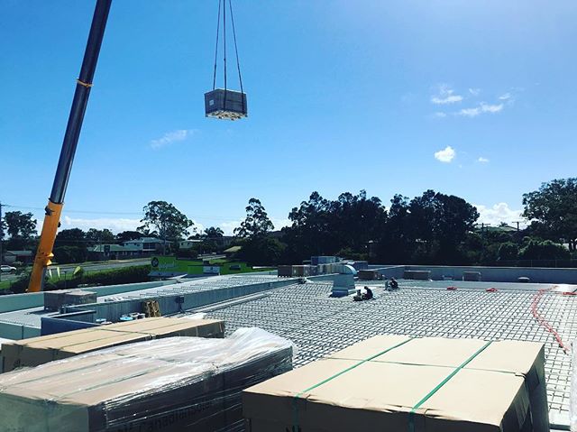 Back into the swings of things yesterday, lifting the first 800 panels for our #largescalesolar install with the help of the guys @superiorcranehire .