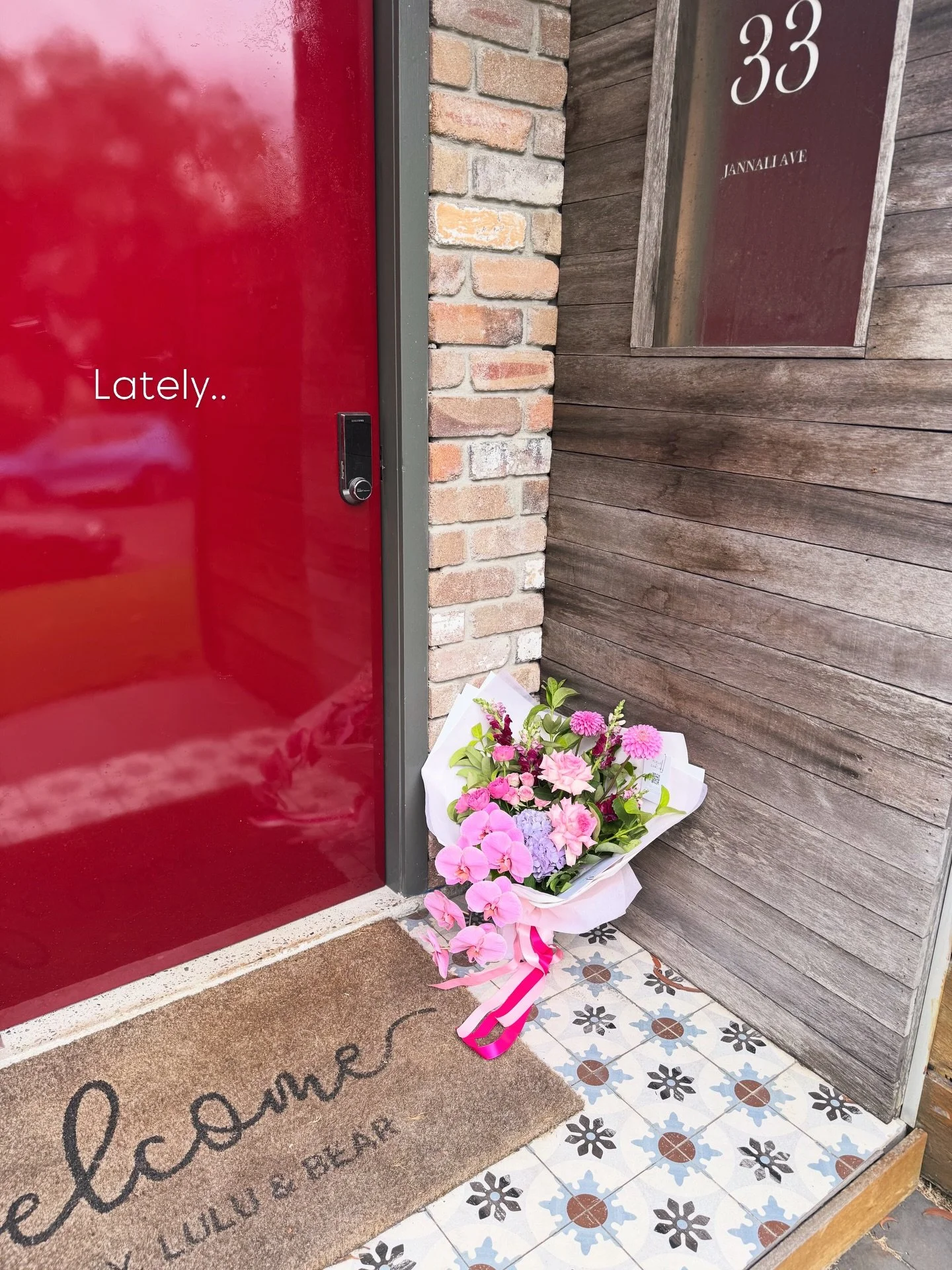 Lately our little flower shop has been blooming with the prettiest blooms. 🌸

Buckets full of fresh flowers arriving at the door, the shop filled with beautiful colours and scents, and so many lovely faces popping in to choose something special. It&