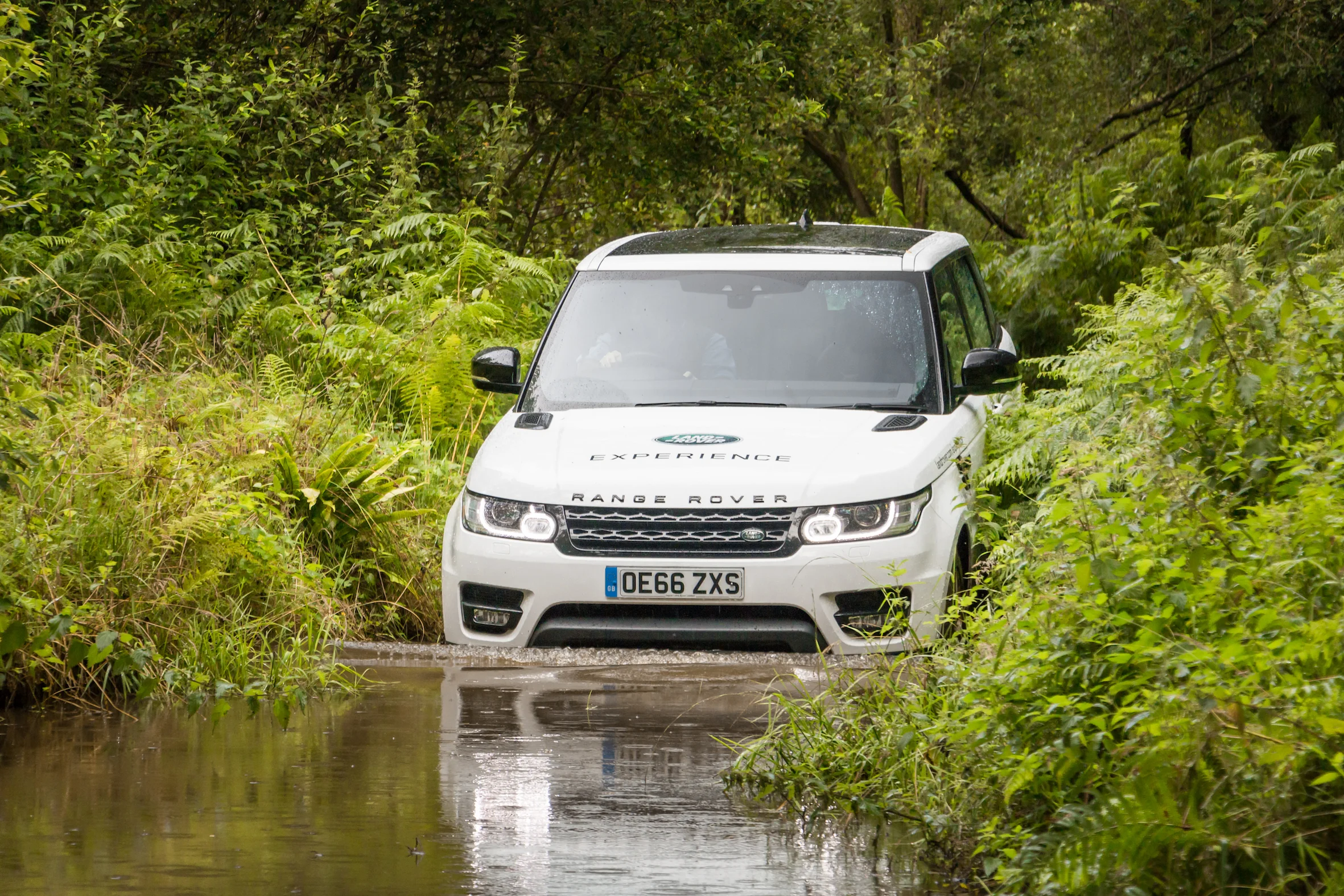 Land Rover Experience - Wading