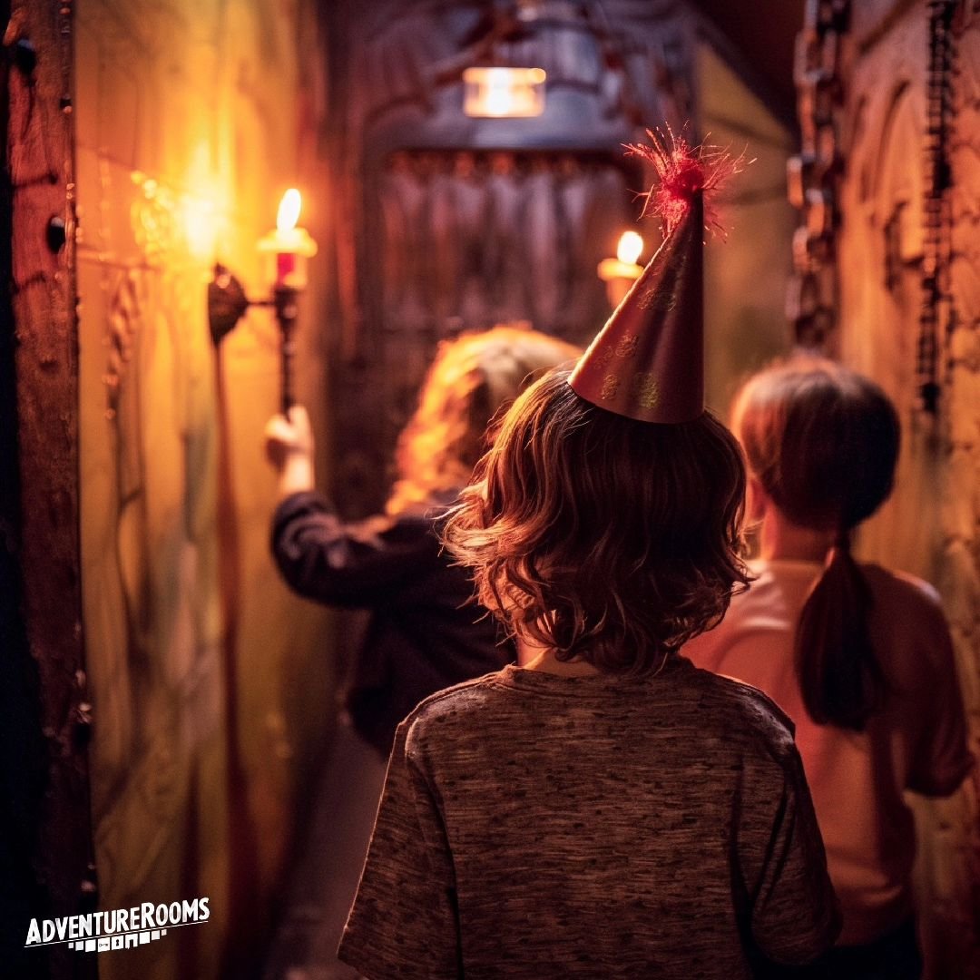 Wusstest du, dass Kinder an ihrem Geburtstag bei AdventureRooms GRATIS spielen d&uuml;rfen? 🎉 

Ab einem Alter von 9 Jahren macht das L&ouml;sen unserer kniffligen R&auml;tsel n&auml;mlich auch f&uuml;r die Kleinen unter uns ganz viel Spass. 

Unser