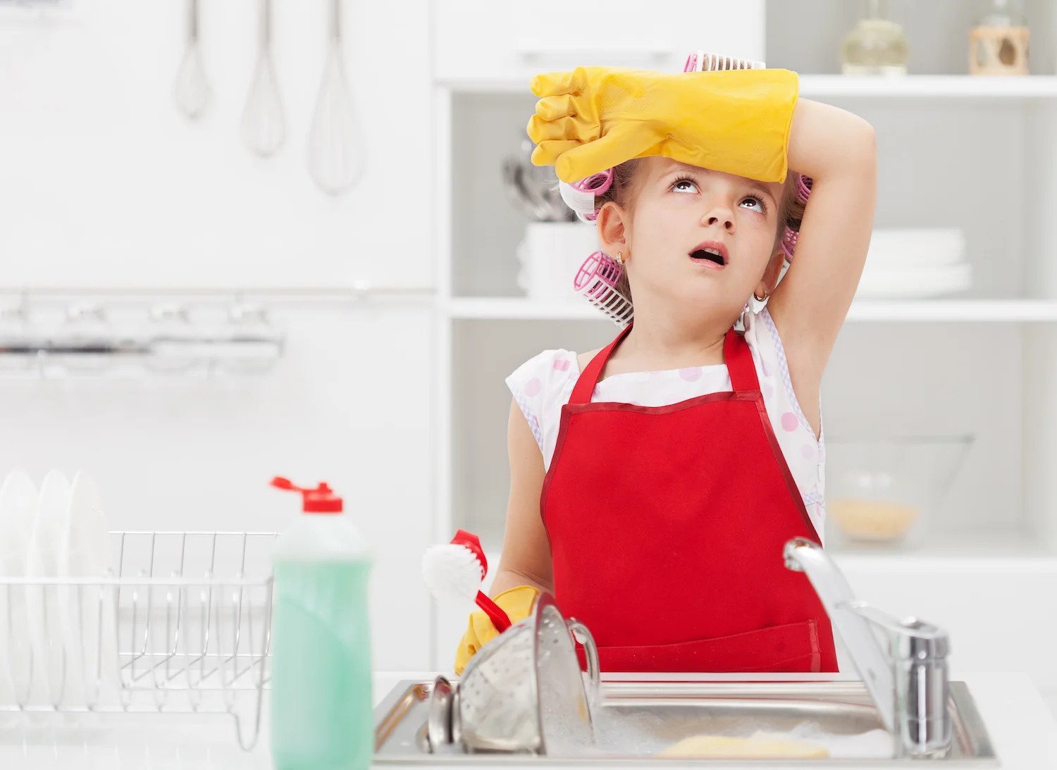 girl dishes small.jpeg