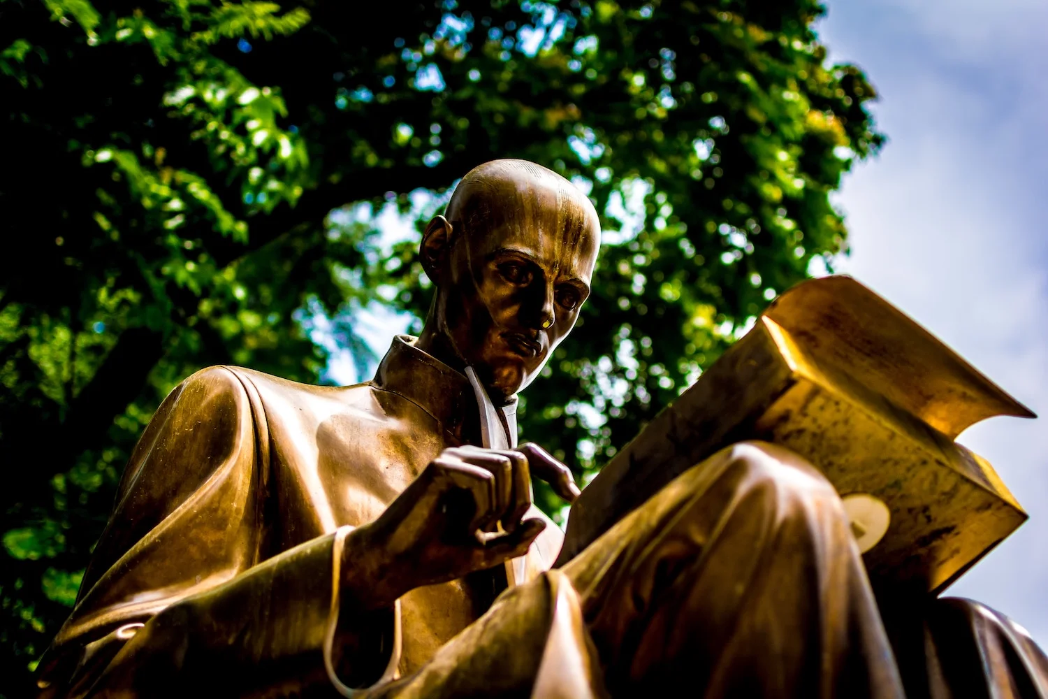 statue reading.jpg