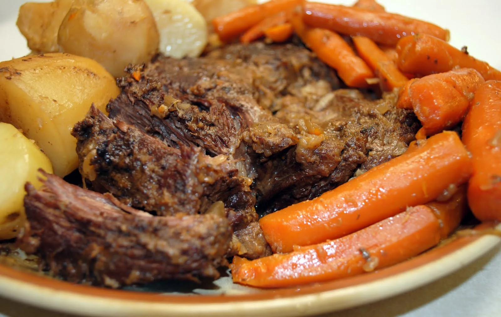 roast-meat-24188569-1600-1012.jpg