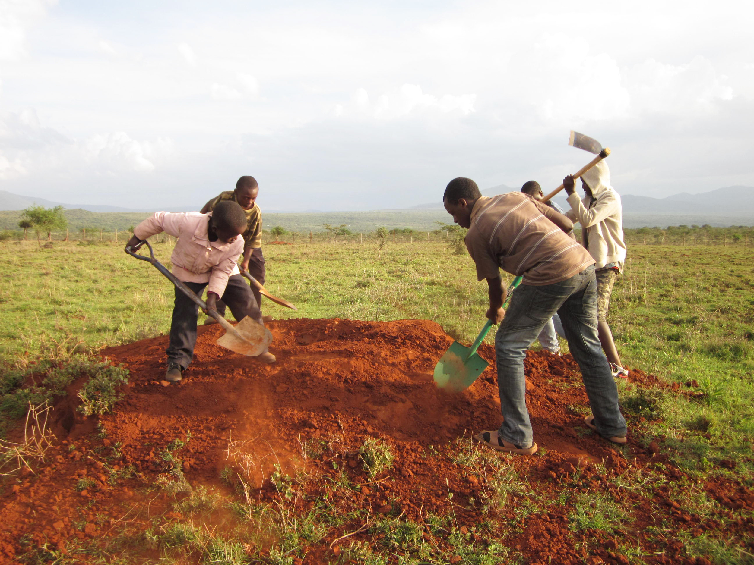 Maridhiano children help to cultivate the land and build structures