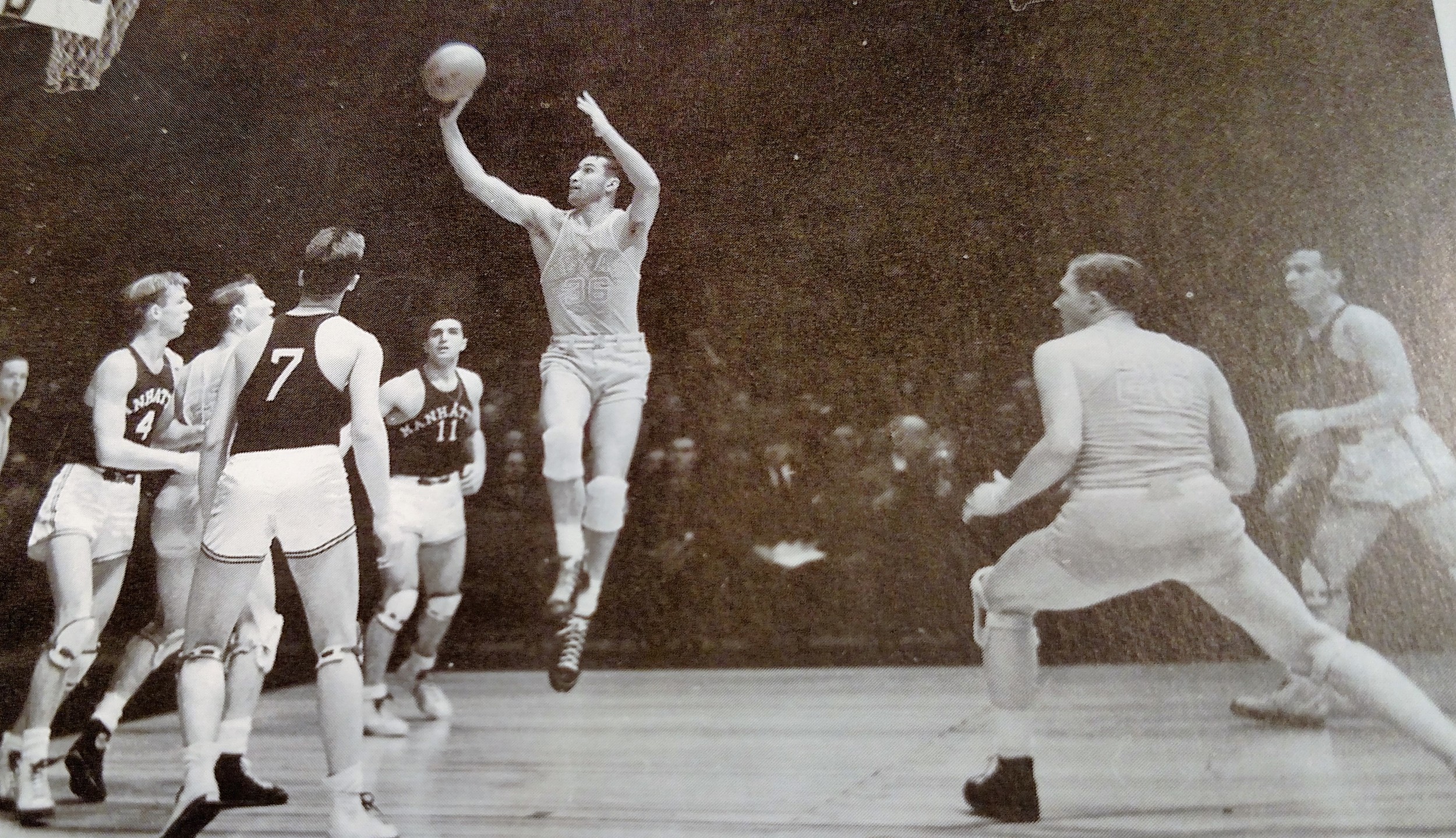 In the era of the two hand shot Oran Spears one handed shot perfected by Jerry Gray was a novelty technique of shooting