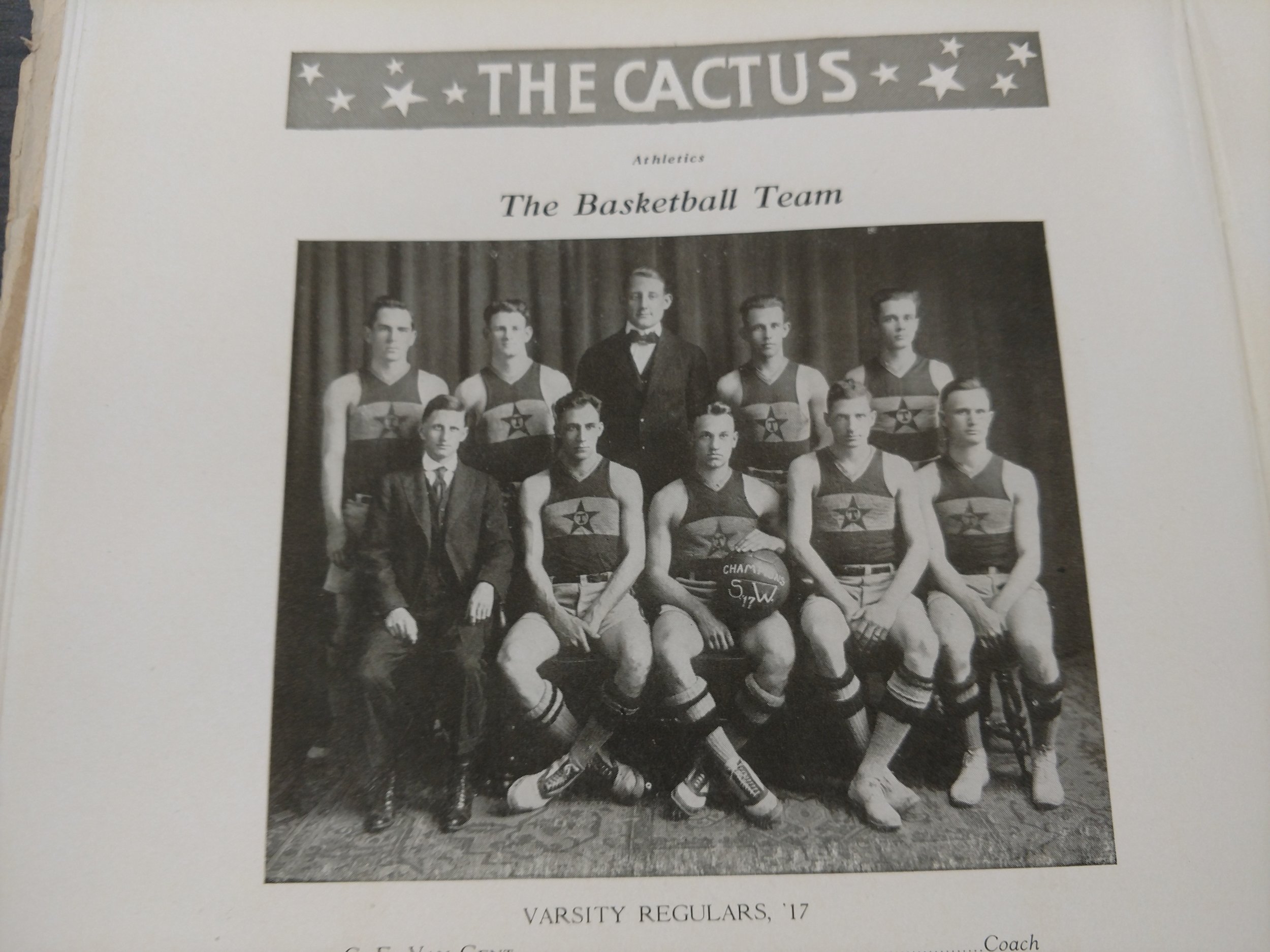 1917 m. basketball.jpg