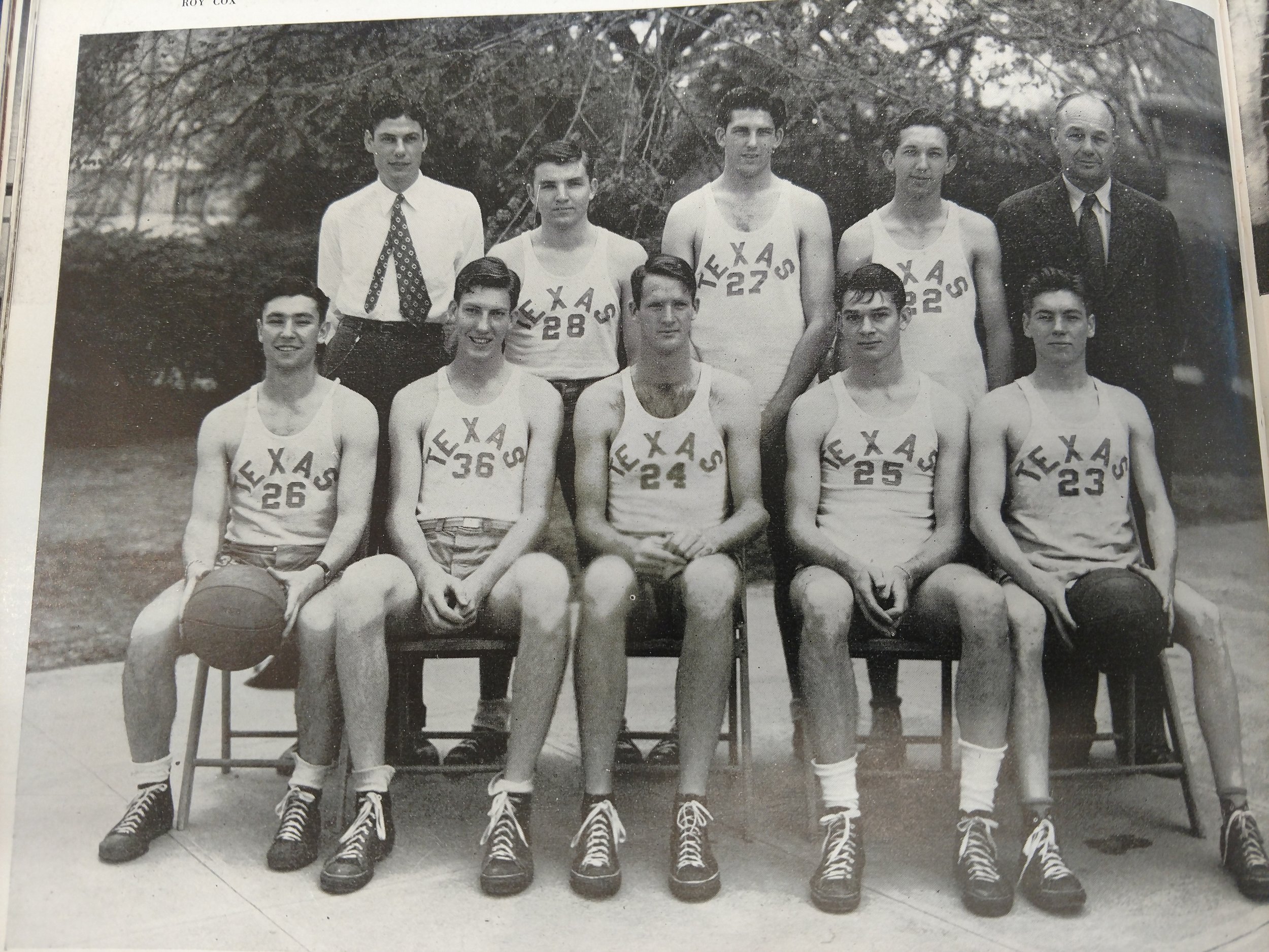 Basketball 1943 1944 (6).jpg