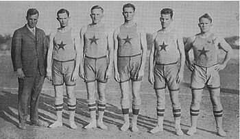 1915 basketball_team.jpg